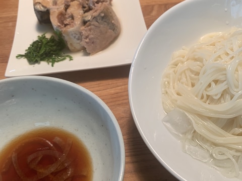 スライス玉ねぎと鯖缶の血液サラサラそうめん